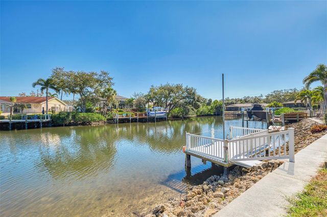 602 PORTIA STREET N, Nokomis, FL 34275