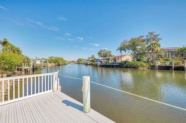 602 PORTIA STREET N, Nokomis, FL 34275