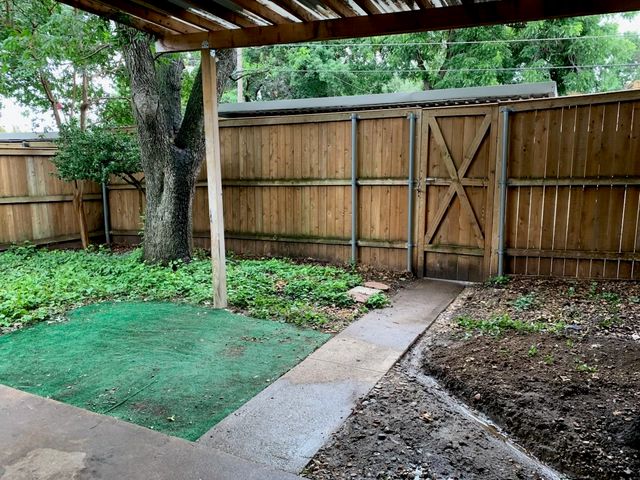 13652 Flagstone Lane, Dallas, TX 75240