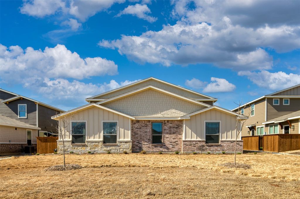 707 Harvest Moon Drive, Venus, TX 76084