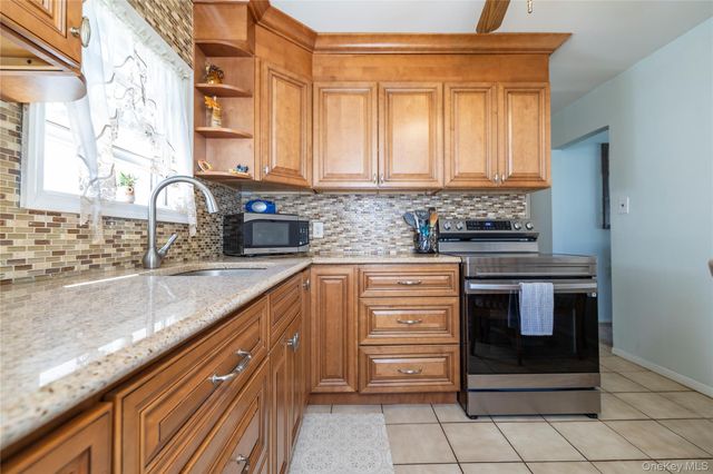 712 Nightingale Road, West Hempstead, NY 11552