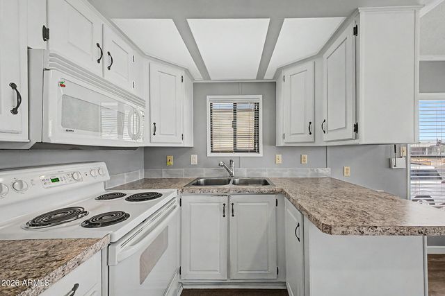 7750 E BROADWAY Road 560, Mesa, AZ 85208