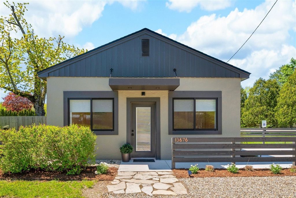 7321 Harbert Road, Harbert, MI 49115