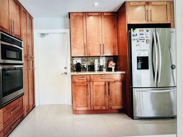 8826 NW 189th Ter, Hialeah, FL 33018