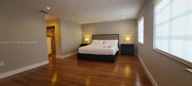 8826 NW 189th Ter, Hialeah, FL 33018