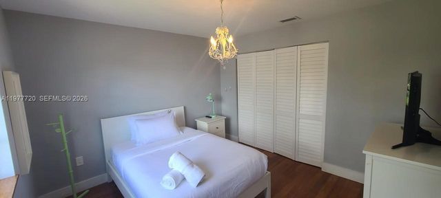 8826 NW 189th Ter, Hialeah, FL 33018