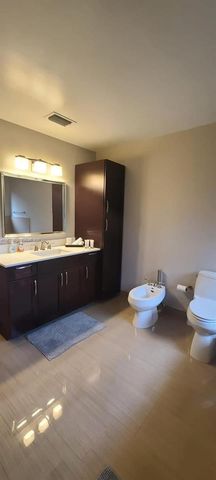 8826 NW 189th Ter, Hialeah, FL 33018