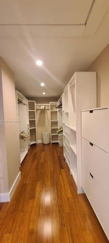 8826 NW 189th Ter, Hialeah, FL 33018