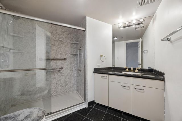 3525 Sage Road 713, Houston, TX 77056