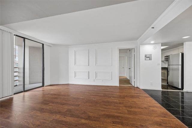 3525 Sage Road 713, Houston, TX 77056
