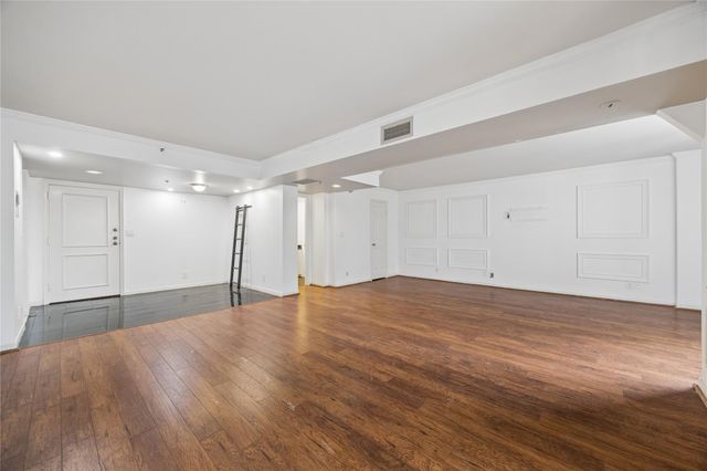 3525 Sage Road 713, Houston, TX 77056
