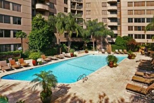 3525 Sage Road 713, Houston, TX 77056