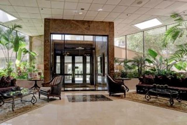3525 Sage Road 713, Houston, TX 77056