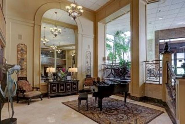3525 Sage Road 713, Houston, TX 77056