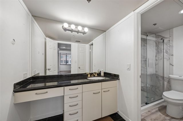 3525 Sage Road 713, Houston, TX 77056