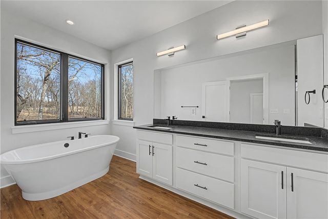 13212 Wallys Way, Gentry, AR 72734