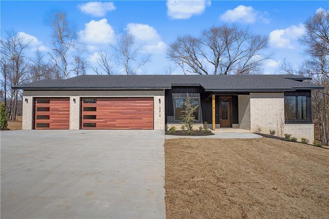 13212 Wallys Way, Gentry, AR 72734