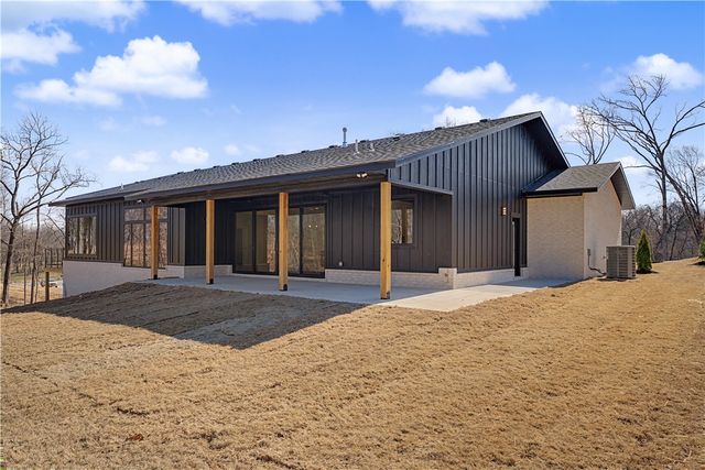 13212 Wallys Way, Gentry, AR 72734