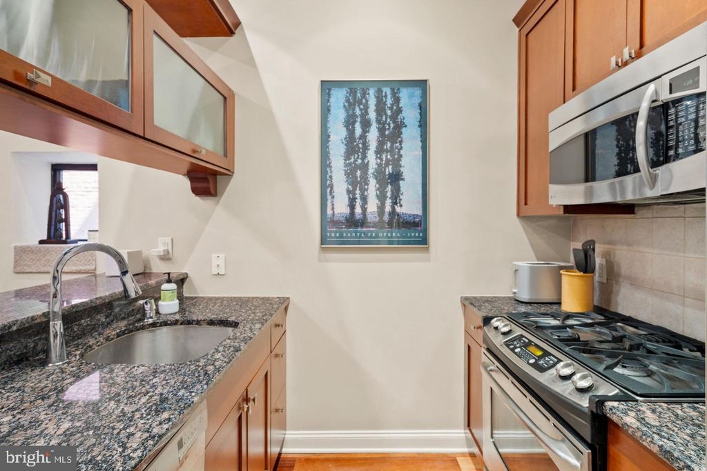 2049 WALNUT ST #1R, PHILADELPHIA, PA 19103 — photo 3