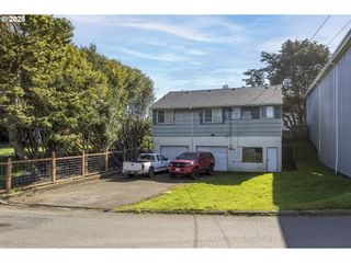 123 Ne 2ND St, Newport, OR 97365