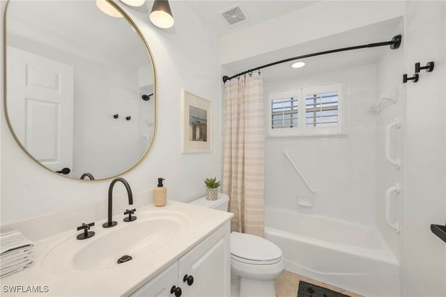 205 Via Perignon 2-3, Naples, FL 34119