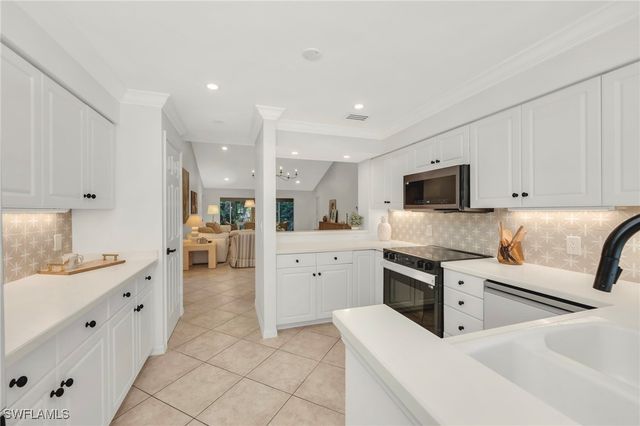 205 Via Perignon 2-3, Naples, FL 34119