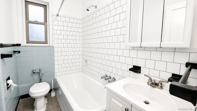 84-49 168th Street 2V, Jamaica Hills, NY 11432