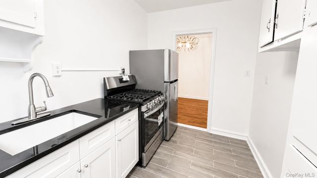 84-49 168th Street 2V, Jamaica Hills, NY 11432