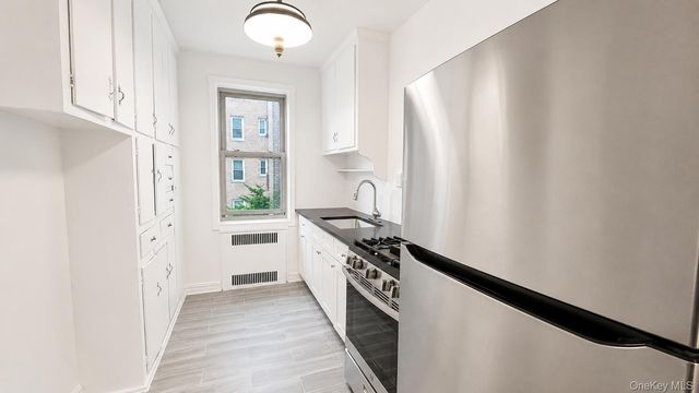 84-49 168th Street 2V, Jamaica Hills, NY 11432