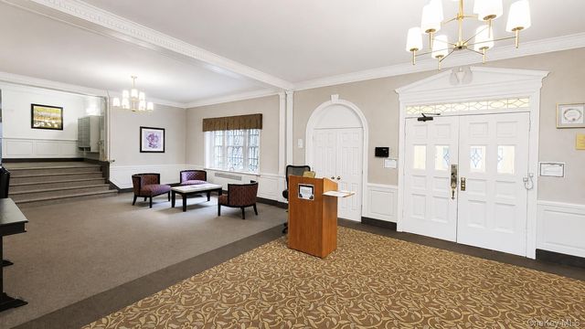 84-49 168th Street 2V, Jamaica Hills, NY 11432