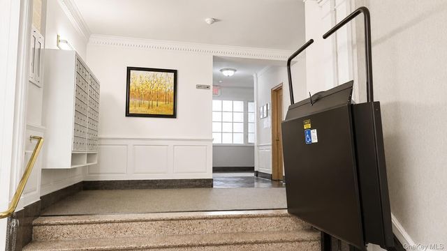 84-49 168th Street 2V, Jamaica Hills, NY 11432