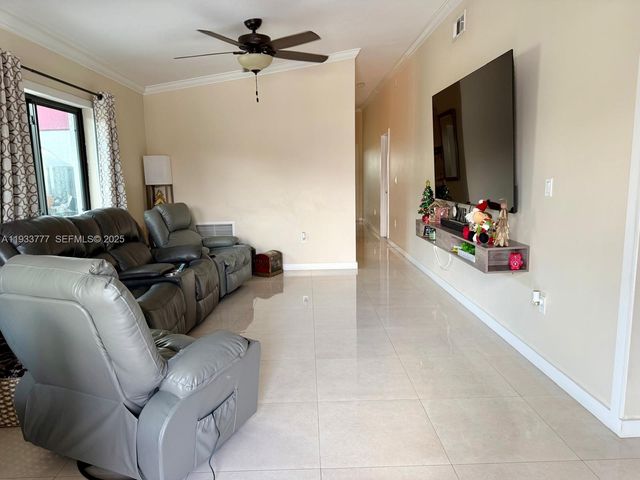 7185 W 30th Ln, Hialeah, FL 33018