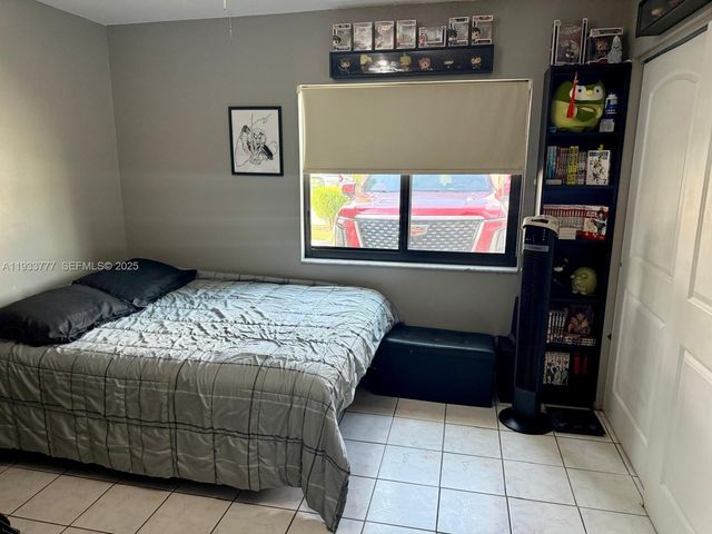 7185 W 30th Ln, Hialeah, FL 33018