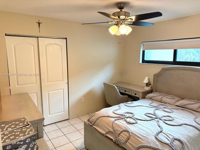 7185 W 30th Ln, Hialeah, FL 33018