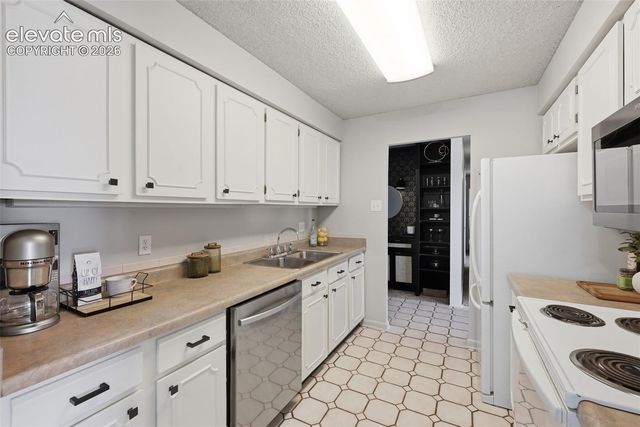 411 Lakewood Circle B614, Colorado Springs, CO 80910