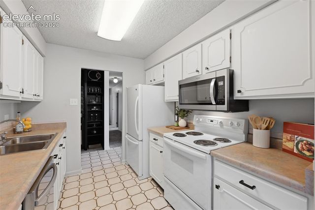 411 Lakewood Circle B614, Colorado Springs, CO 80910