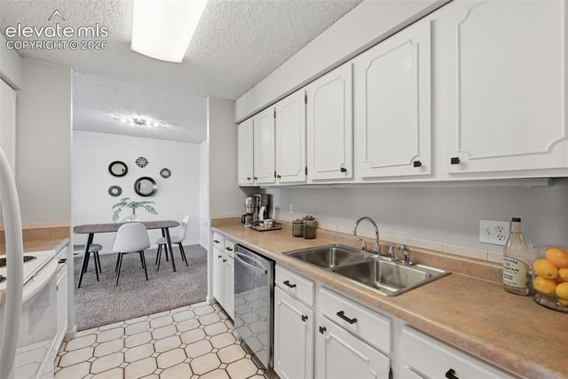 411 Lakewood Circle B614, Colorado Springs, CO 80910