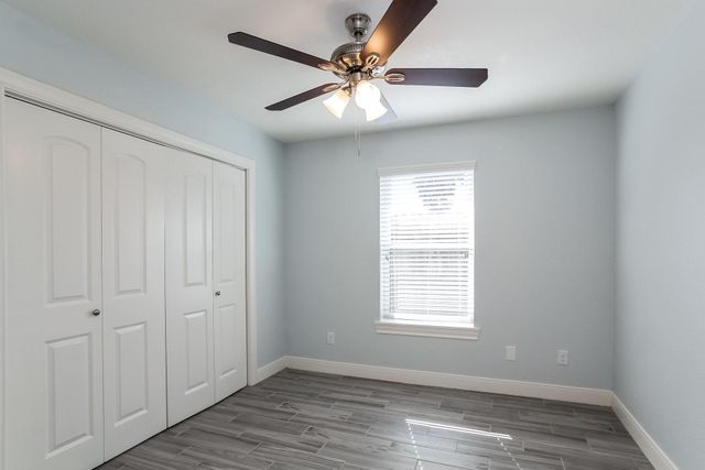 1140 Glenda Street, Pearland, TX 77581