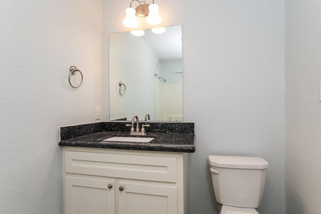 1140 Glenda Street, Pearland, TX 77581