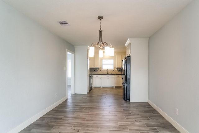 1140 Glenda Street, Pearland, TX 77581