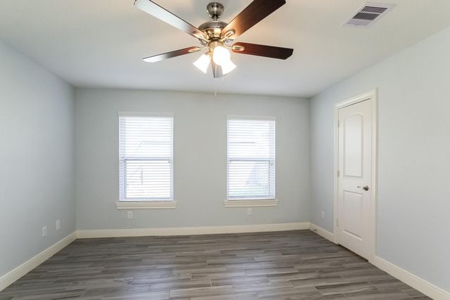 1140 Glenda Street, Pearland, TX 77581