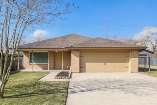 1140 Glenda Street, Pearland, TX 77581