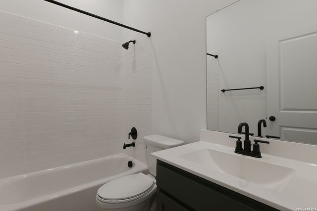 1223 Hightower Ln, San Antonio, TX 78245