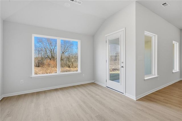 521 SE Nelson Drive, Blue Springs, MO 64014