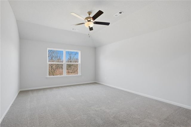 521 SE Nelson Drive, Blue Springs, MO 64014