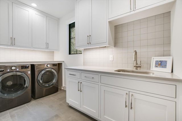 2311 Westoak DR, Austin, TX 78704