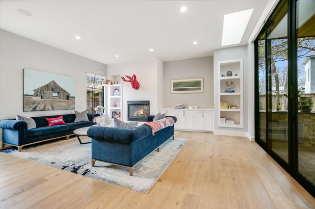 2311 Westoak DR, Austin, TX 78704