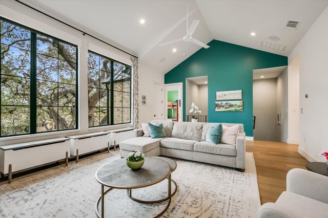 2311 Westoak DR, Austin, TX 78704