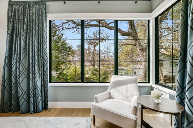 2311 Westoak DR, Austin, TX 78704