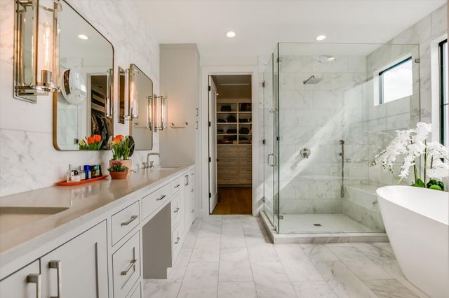 2311 Westoak DR, Austin, TX 78704